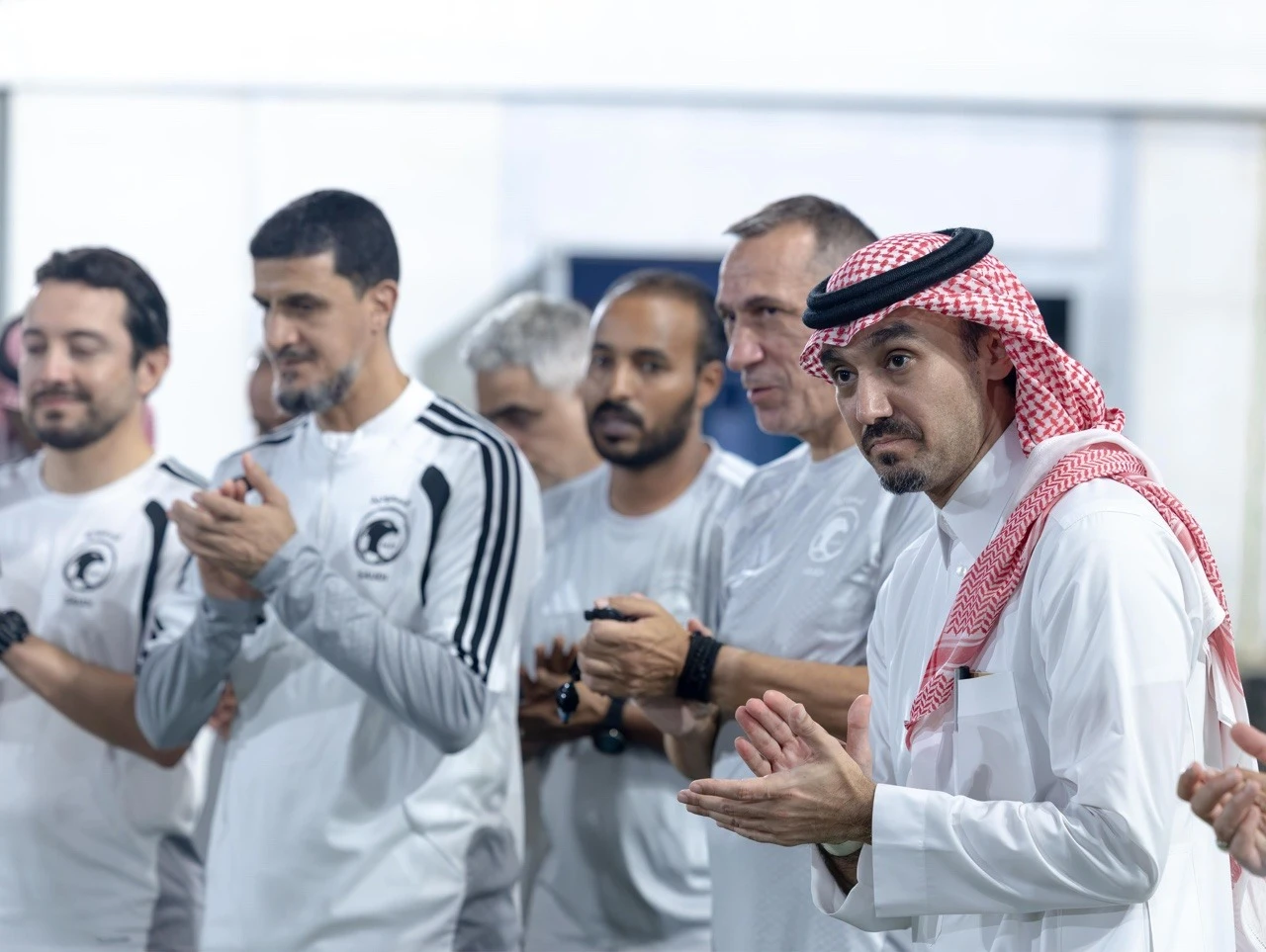 الفيصل يدعم الأخضر قبل مواجهة قطر