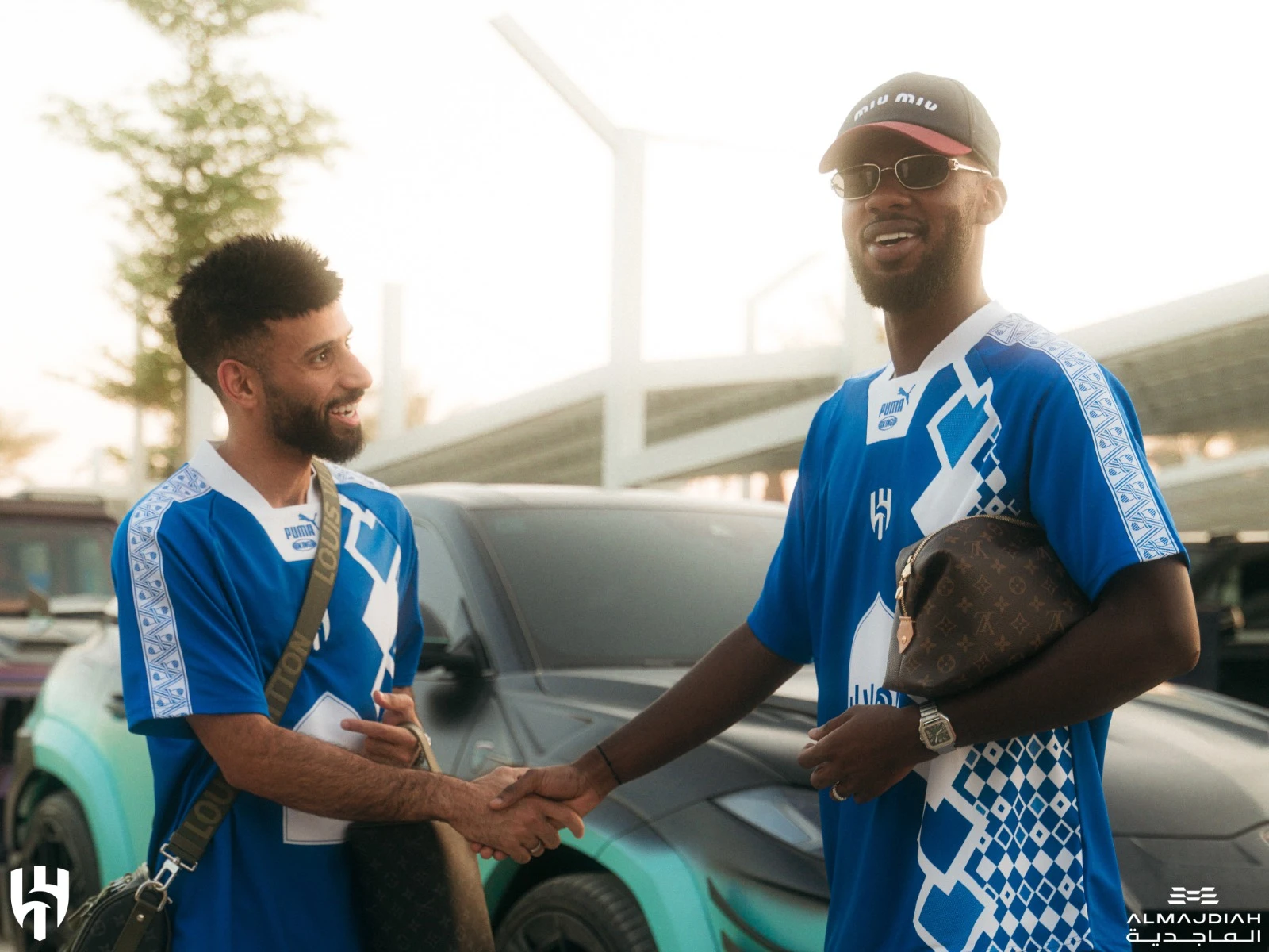 لاعبو الهلال يستعدون للحزم بقميص التأسيس