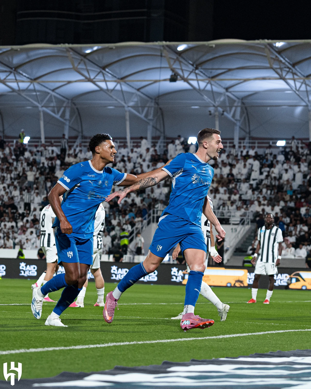 الهلال يتصدر ترتيب دوري روشن بعد انتهاء الجولة الخامسة