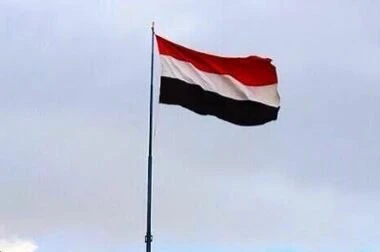 نجاة رئيس وأعضاء الحكومة اليمنية من استهداف حوثي