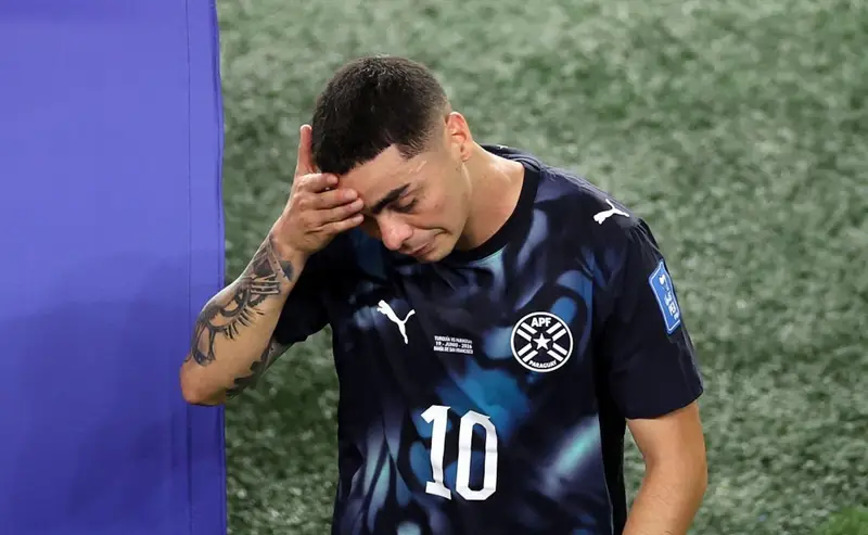 ايقاف ألميرون لاعب باراغواي لمباراة واحدة بعد طرده أمام تركيا