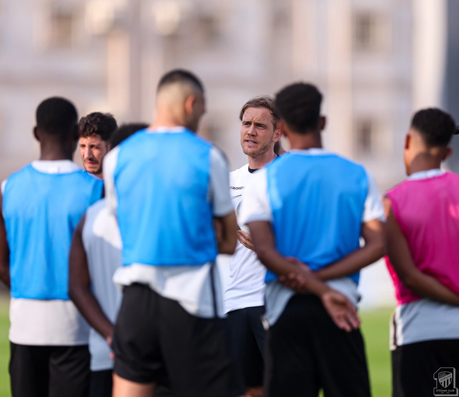 الاتحاد يبحث عن الفوز الأول أمام شباب الأهلي