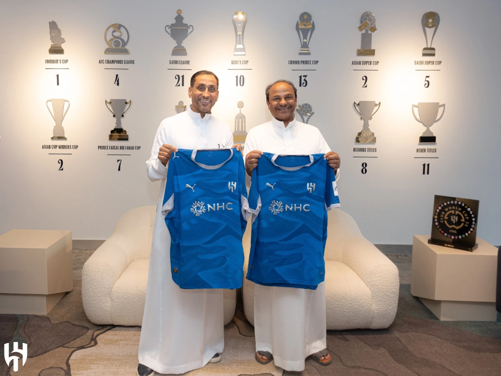 الثنيان والجابر يزوران مقر التدريبات الجديد للهلال