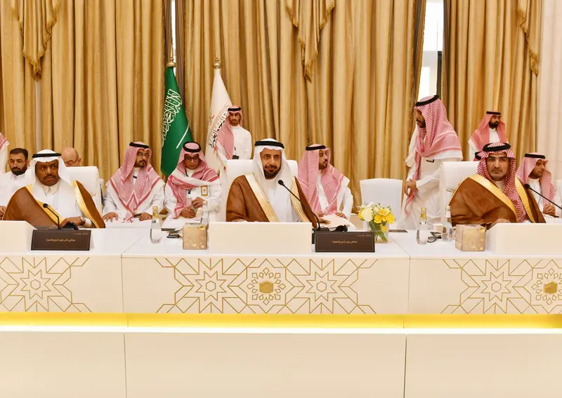 وزير الحج يلتقي رؤساء مكاتب شؤون الحجاج