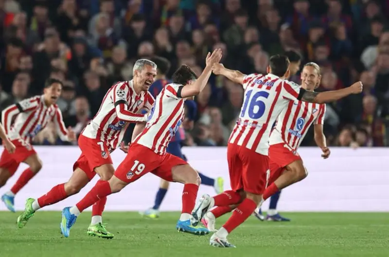 أتلتيكو مدريد يُسقط برشلونة ويقترب من نصف نهائي دوري الأبطال