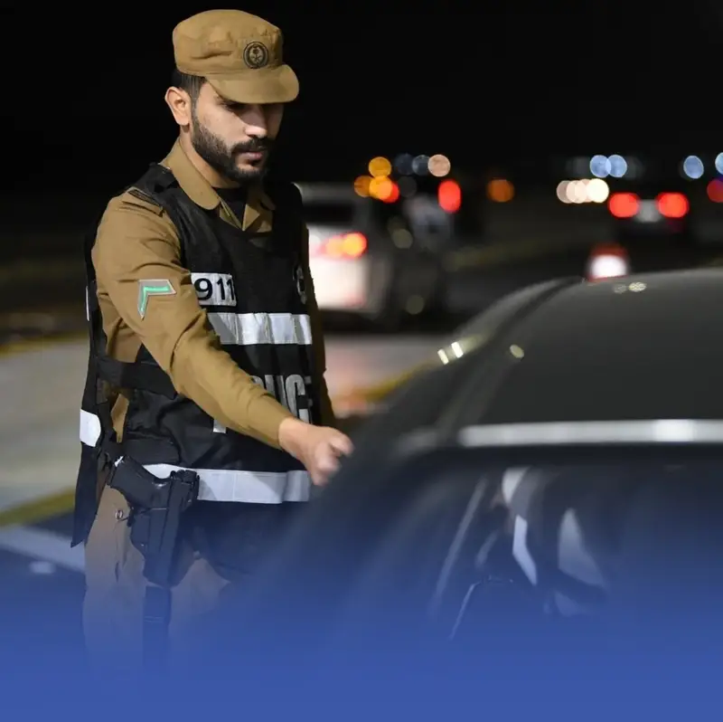 "الداخلية" تعاقب "12" شخصًا لنقلهم 43 مخالفًا لتصاريح الحج