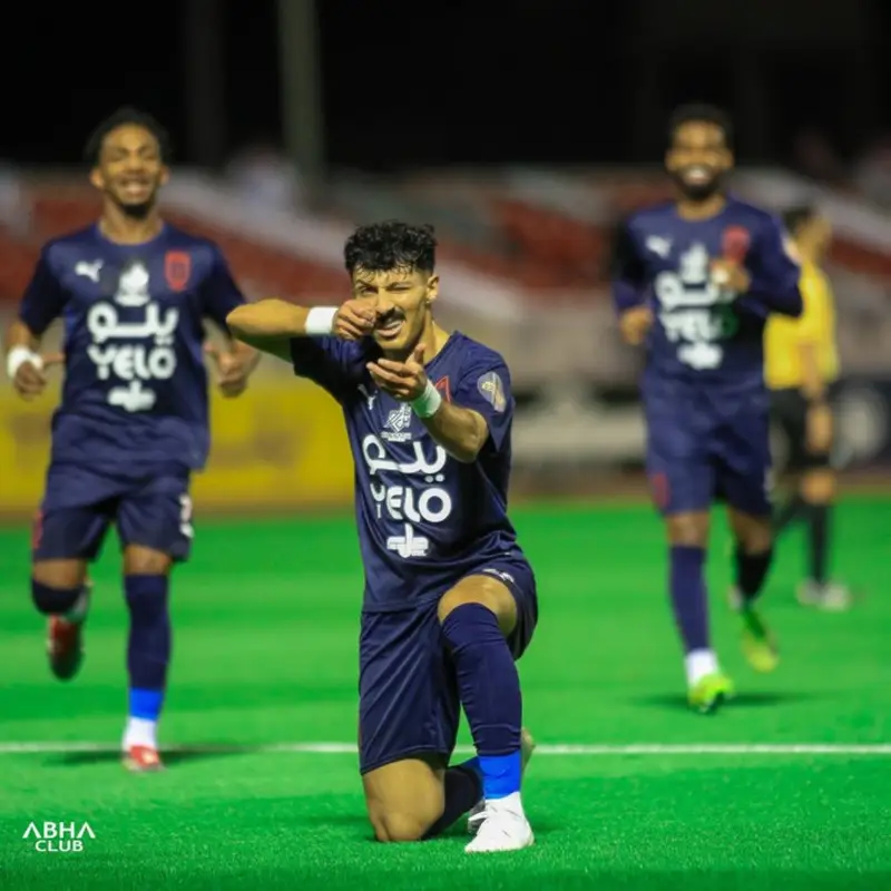 دوري يلو 30.. أبها يقترب من اللقب.. ومنافسة شرسة على الوصافة