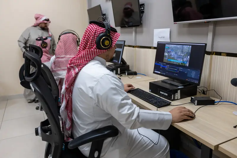 خدمات تقنية متقدمة تُيسّر رحلة ضيوف الرحمن بالمسجد النبوي
