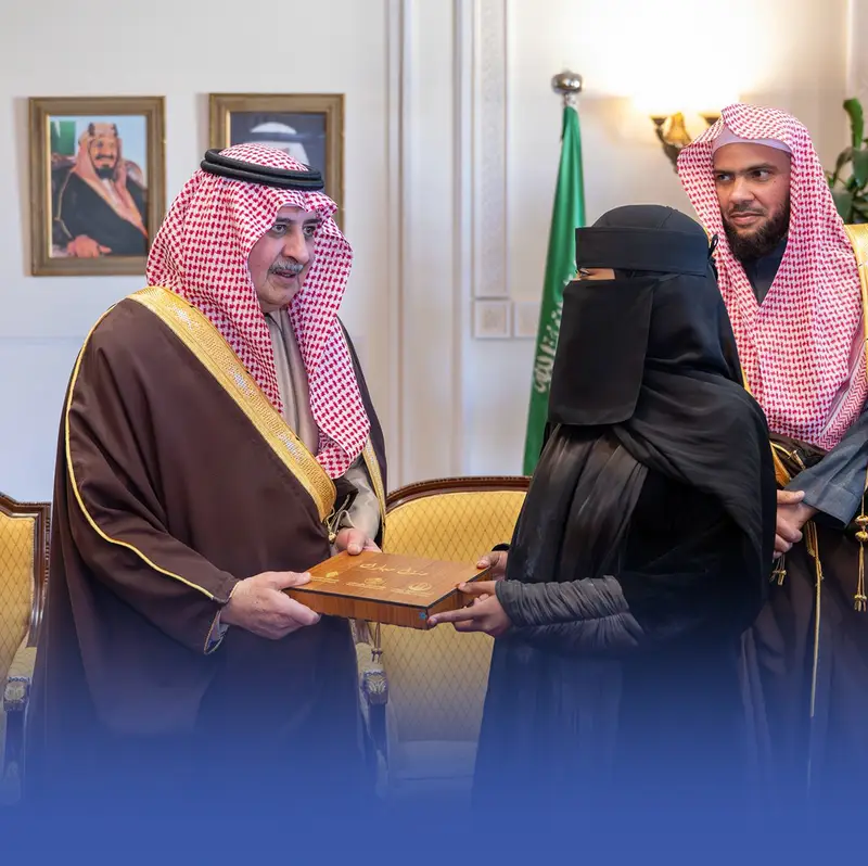تسليم وثائق تملّك وحدات سكنية للمستفيدين من تبرّع ولي العهد