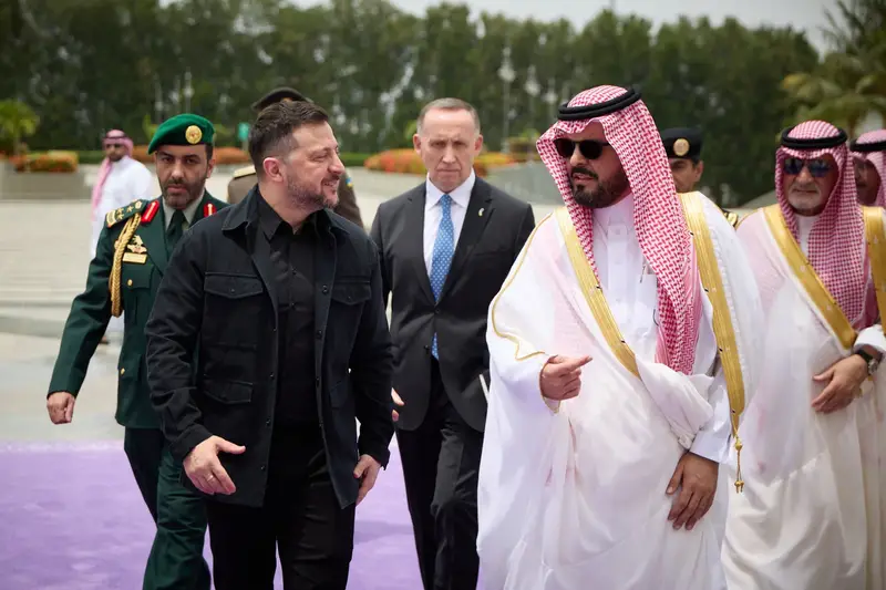 رئيس أوكرانيا يصل إلى جدة