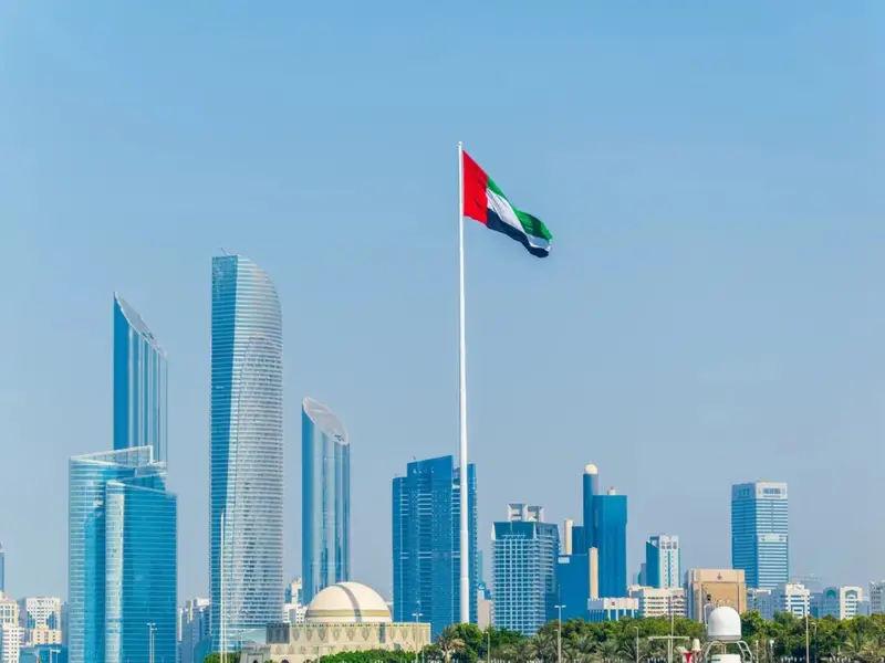 أبوظبي: اعتراض صاروخ في محيط كيزاد دون إصابات