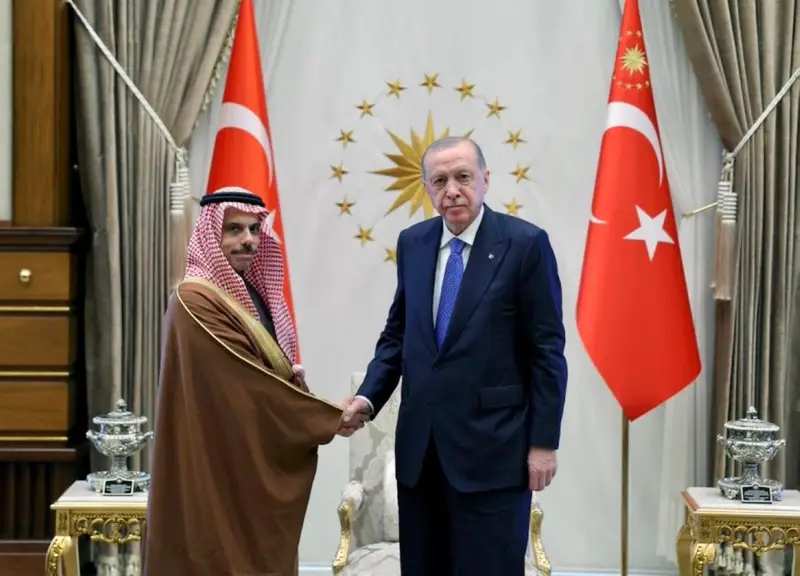 الرئيس التركي يستعرض مع وزير الخارجية العلاقات الثنائية