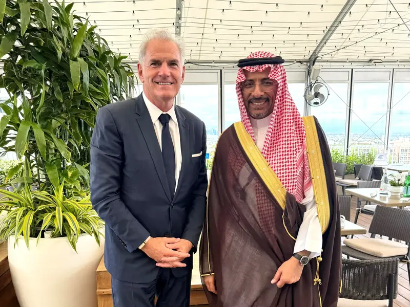 "الخريّف" يبحث مع أمريكا وفرنسا فرصًا صناعية وتعدينية مشتركة