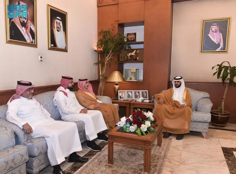 محافظ القطيف ورئيس اتحاد اليد يبحثان تطور اللعبة ودعم الأندية