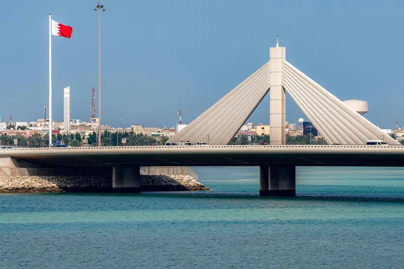 البحرين: استهداف خزانات وقود وضبط 4 متورطين بالتخابر مع إيران