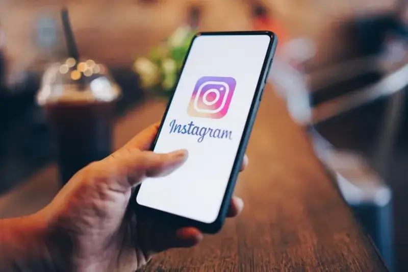 "إنستجرام" ينهي فوضى التوصيات ويمنح المستخدم زمام التحكم