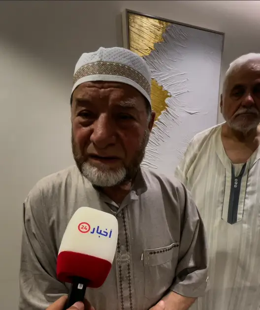 طيار سوري.. من قمرة القيادة إلى بائع طيور
