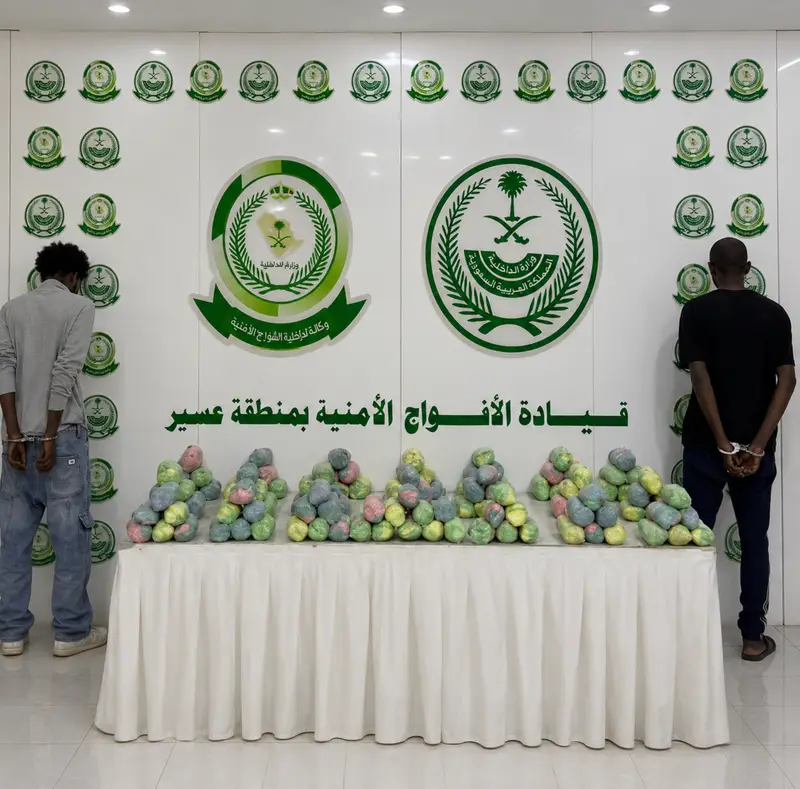 ضبط إثيوبيين هربا 24 كجم من القات بعسير