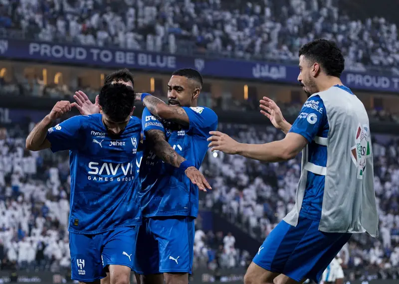 الهلال يُبقي على أحلامه في التتويج بالفوز على نيوم