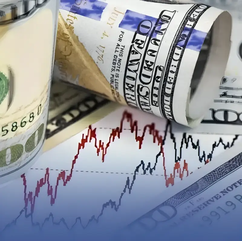تراجع الدولار مع ترقب ردّ إيران على المقترح الأميركي