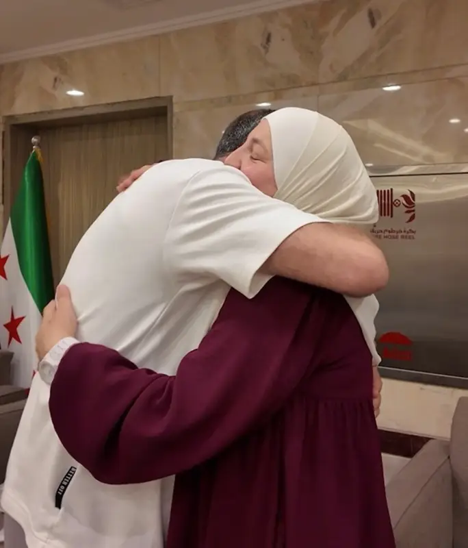 بعد 15 عاماً.. موسم الحج يجمع شقيقين سوريين