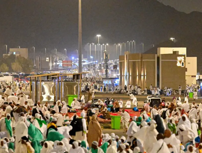ضيوف الرحمن يستقرون في مشعر مزدلفة