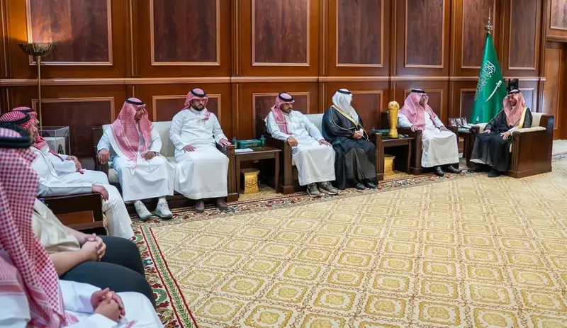 نائب أمير منطقة حائل يستقبل رئيس نادي فيد الرياضي