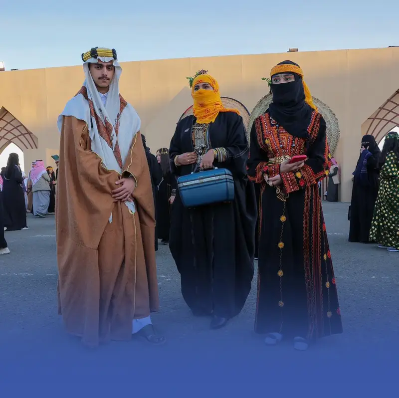أزياء يوم التأسيس.. الأسواق متاحف تاريخية