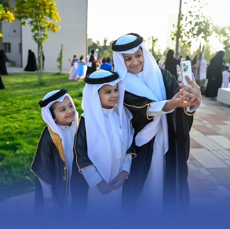 العيد يرسم لوحة من الفرح على وجوه الأطفال بالرياض