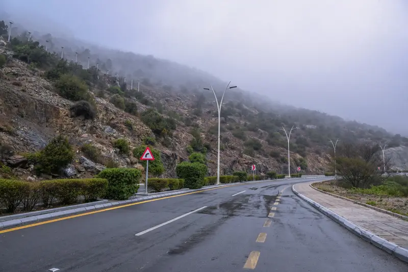 أمطار غزيرة وسيول على الأفلاج