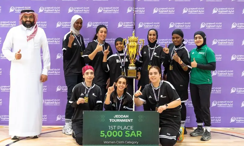 الهزاني يتوج الفائزين في بطولة جدة لكرة المناورة