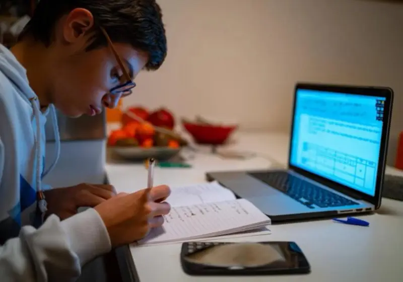 تعليق الدراسة الحضورية الإثنين في القصيم وحائل وحفر الباطن