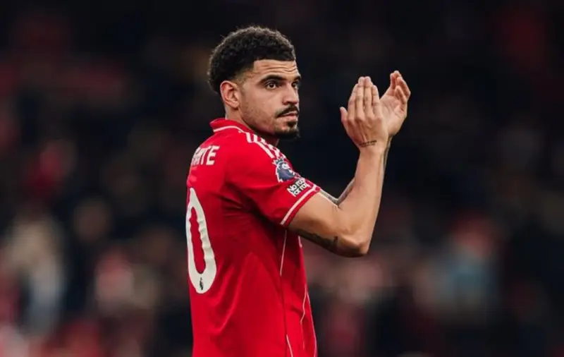 فورست يأمل في معجزة لجيبس-وايت قبل مواجهة الدوري الأوروبي