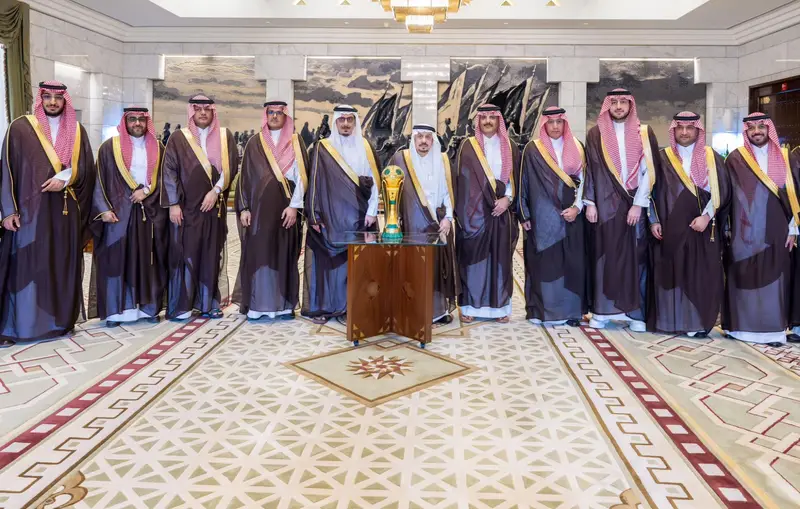 أمير الرياض يهنئ الهلال بتحقيق كأس الملك