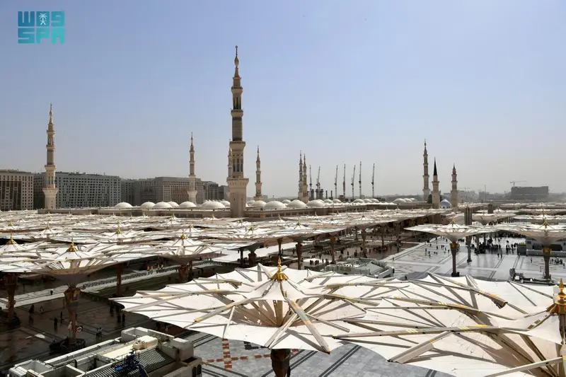منظومة متكاملة لتلطيف الأجواء بساحات المسجد النبوي