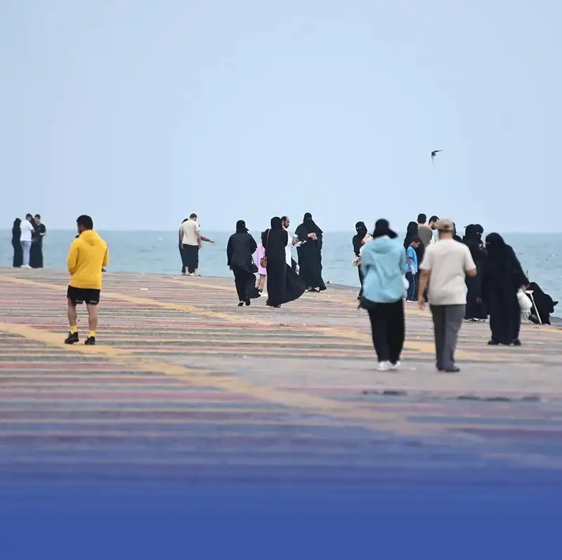 "شاطئ السباحة" بجازان وجهة مميزة لزوار العيد