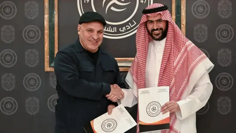 نريد مدرباً أفضل.. سجال قوي بين بن زكري ورئيس الشباب