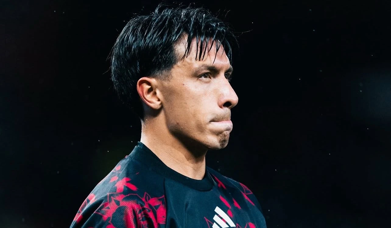 مارتينيز يعتذر عن انتقاده مجلس إدارة مانشستر يونايتد