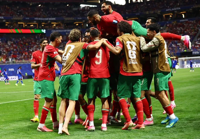 أصدقاء الأمس وخصوم اليوم.. صراع المغرب وهولندا على بطاقة ثمن النهائي