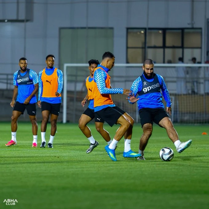 أبها والحزم.. انطلاقة جديدة في دوري روشن من ملعب المحالة