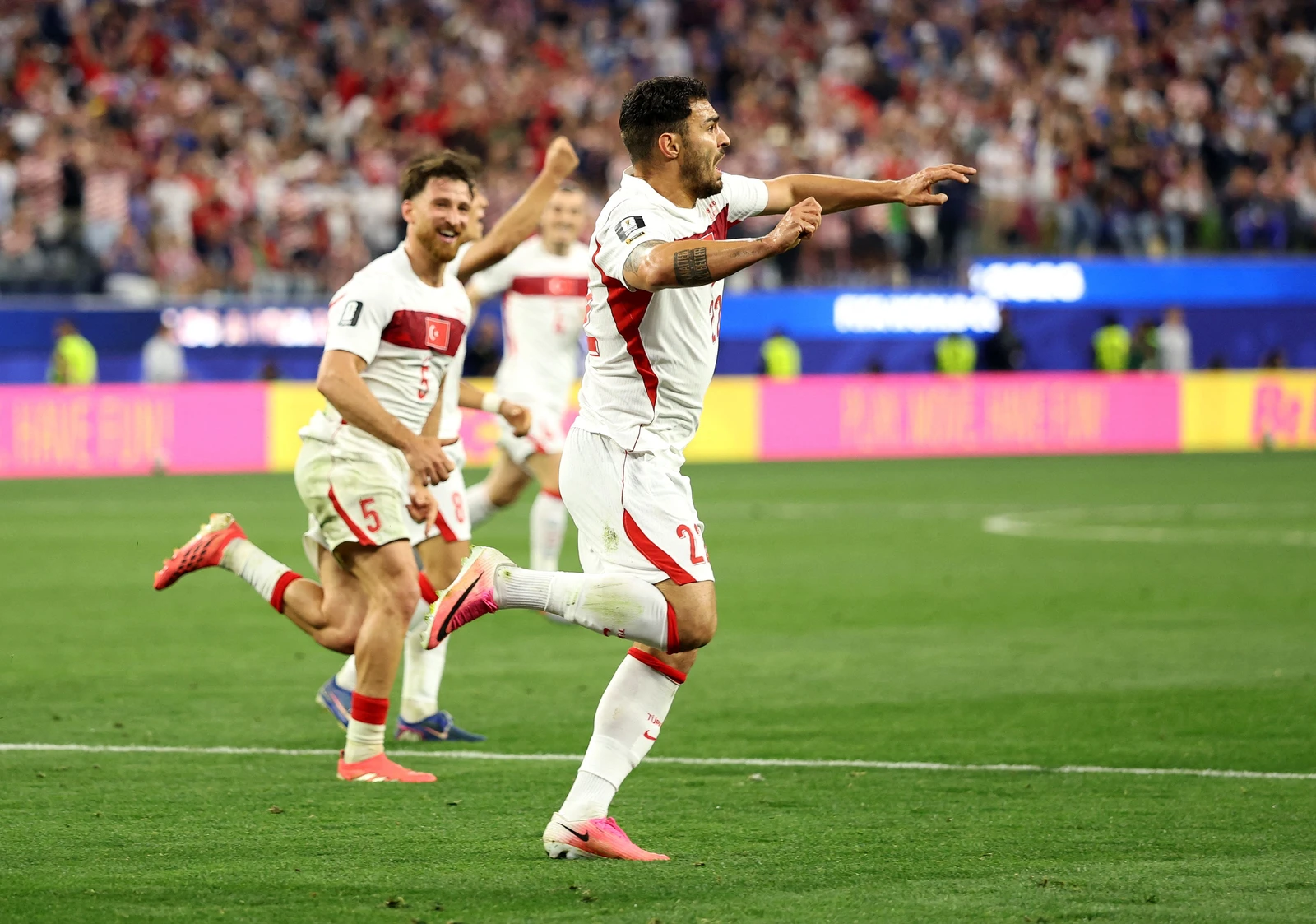 تركيا تودع كأس العالم بفوز مثير على أمريكا في الجولة الأخيرة