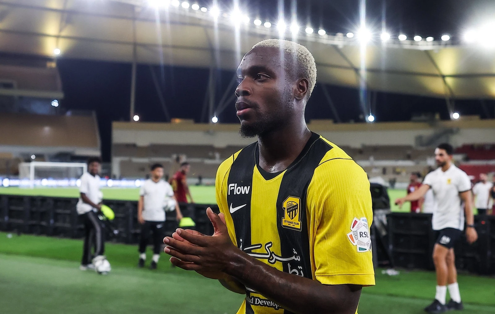 33 مليون يورو تعرقل انتقال إلينيخينا من الاتحاد إلى إشبيلية