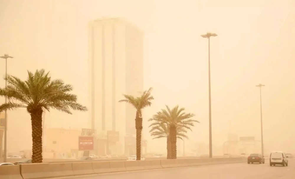 استمرار تأثير الرياح النشطة المثيرة للأتربة والغبار