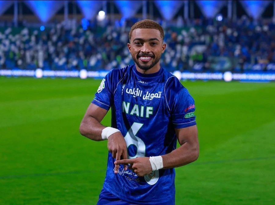 الأهلي يقترب من حسم صفقة نايف مسعود