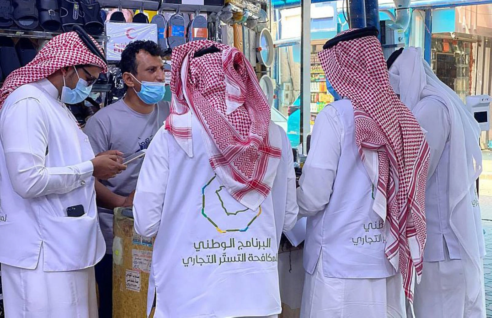 ضبط 104 حالات اشتباه بالتستر في يونيو