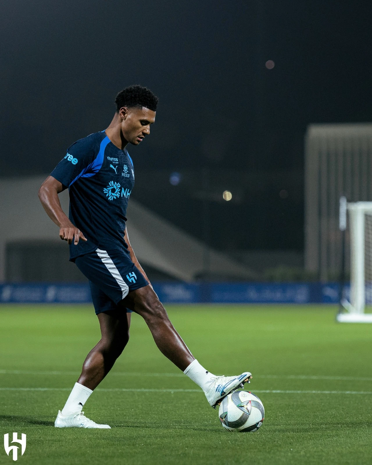 قبل مواجهة الأهلي.. واتكينز يشارك في أول مران مع الهلال