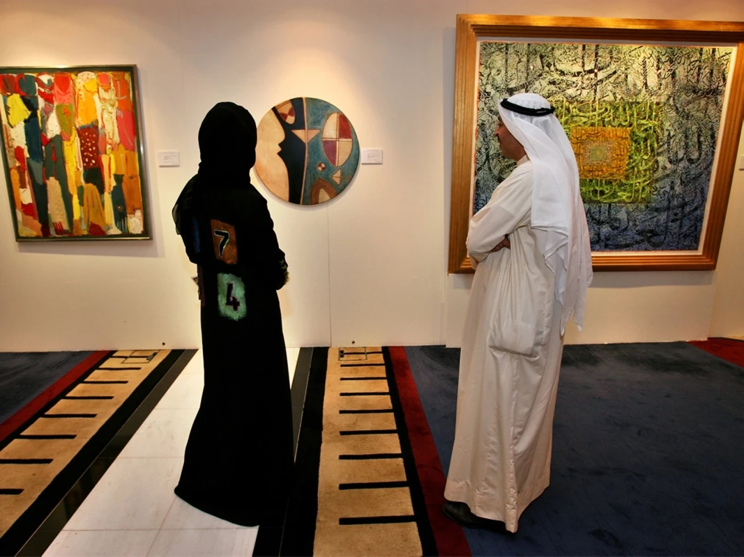 "الفنون البصرية" تُصدر "المرجع الشامل للفن في الأماكن العامة"