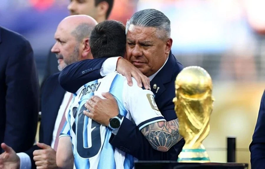  الاتحاد الأرجنتيني يكشف حقيقة احتجاز رئيسه في أمريكا 