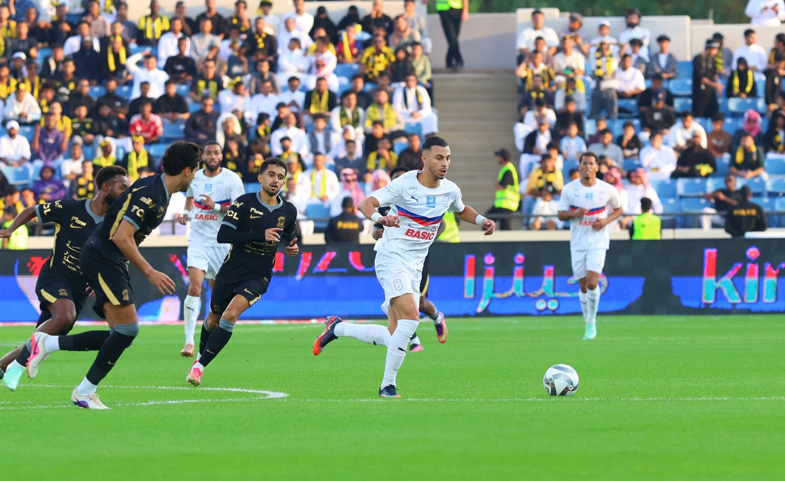 أبها يفرض التعادل على الاتحاد  