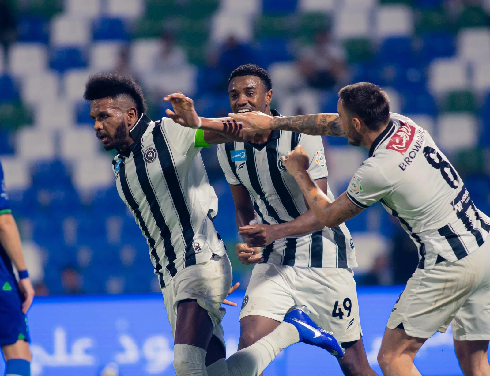 البليهي يقود الشباب لفوز ثمين على الفتح 